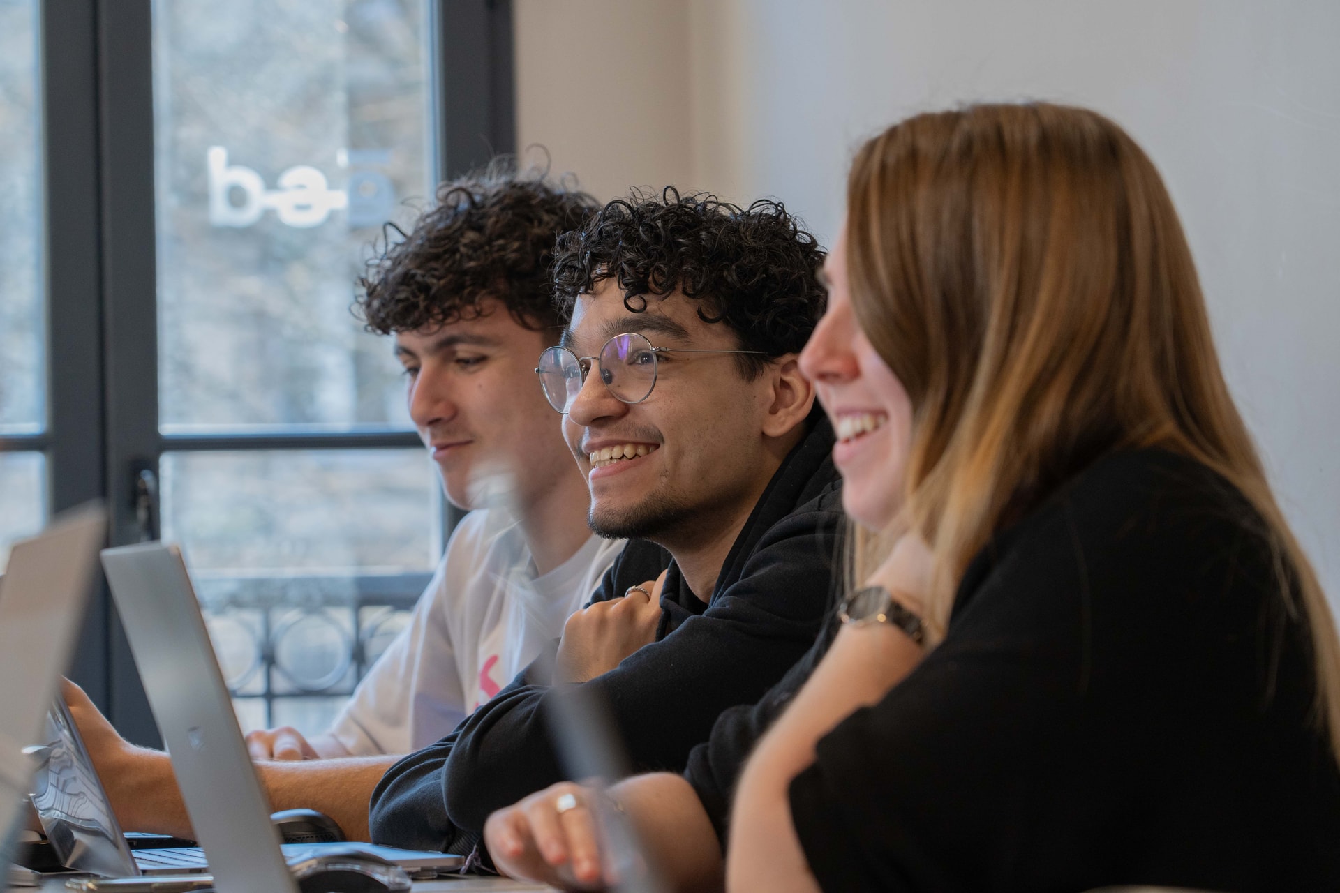 Étudiants en stratégies e-business