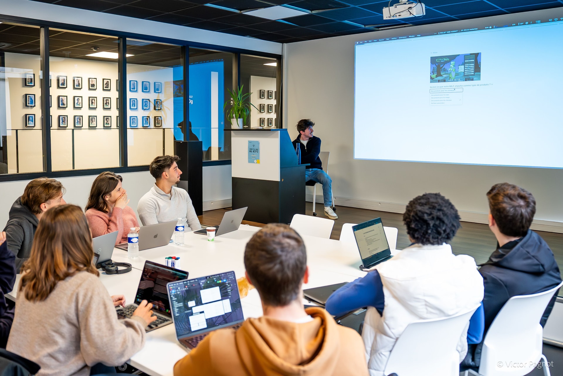 Cours sur le plateau de l'ESD Bordeaux
