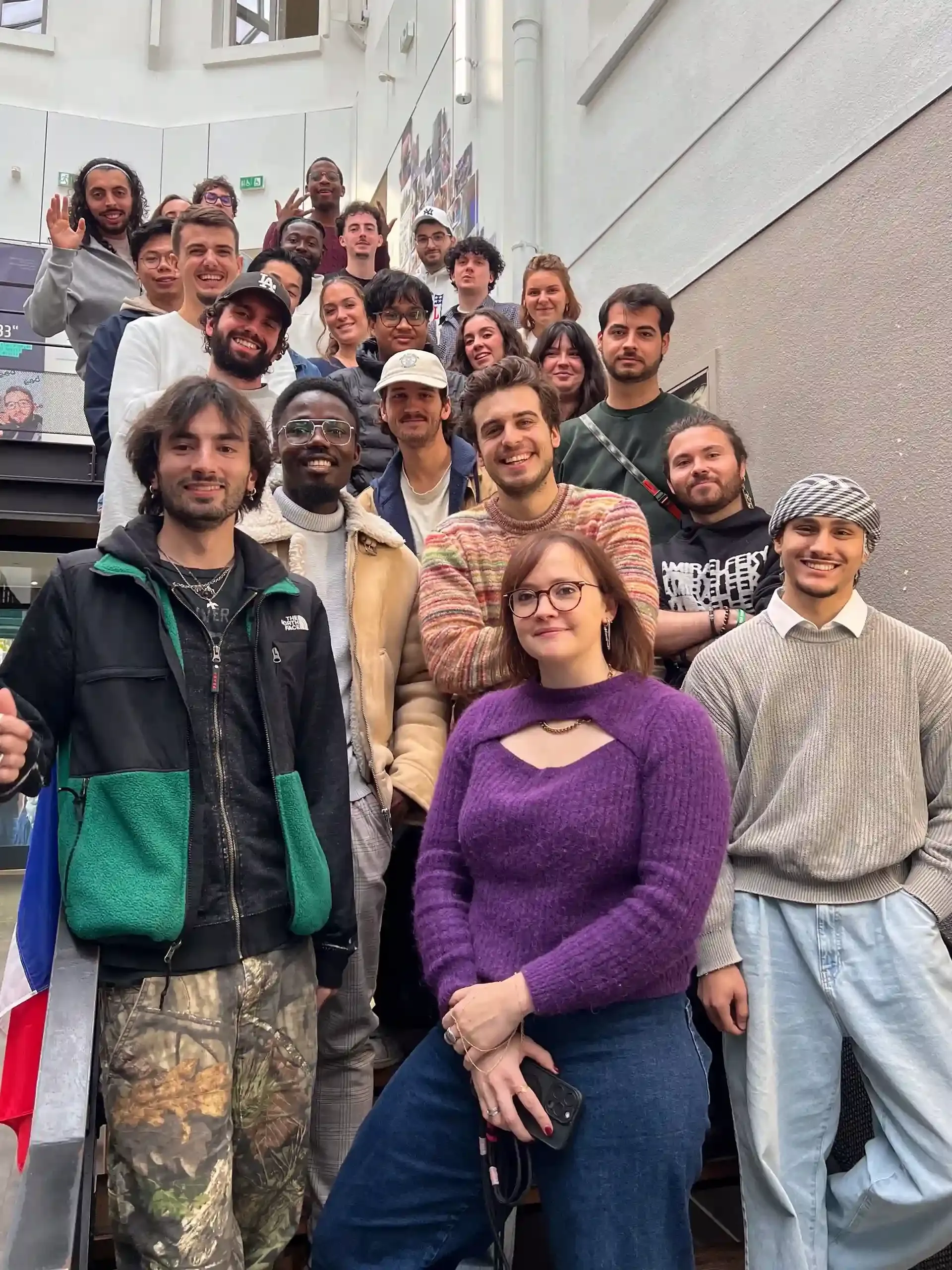 Étudiants de l’ESD réunis après une conférence avec Arthur Pereira